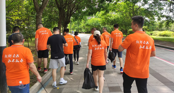 施奈仕,牛盟運動,徒步,保護環(huán)境